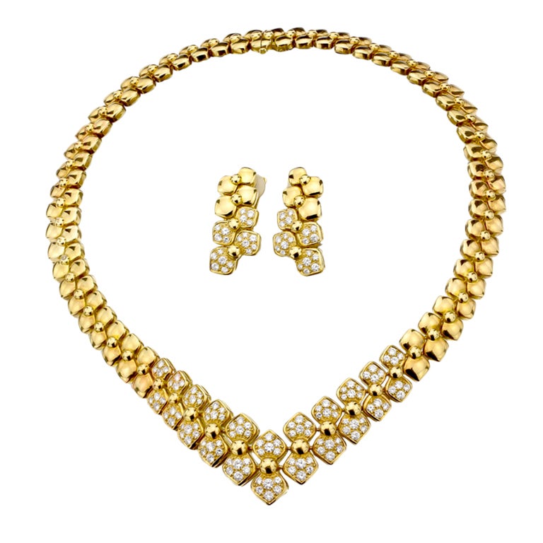 Van Cleef & Arpels Diamond Gold Necklace Earrings Set