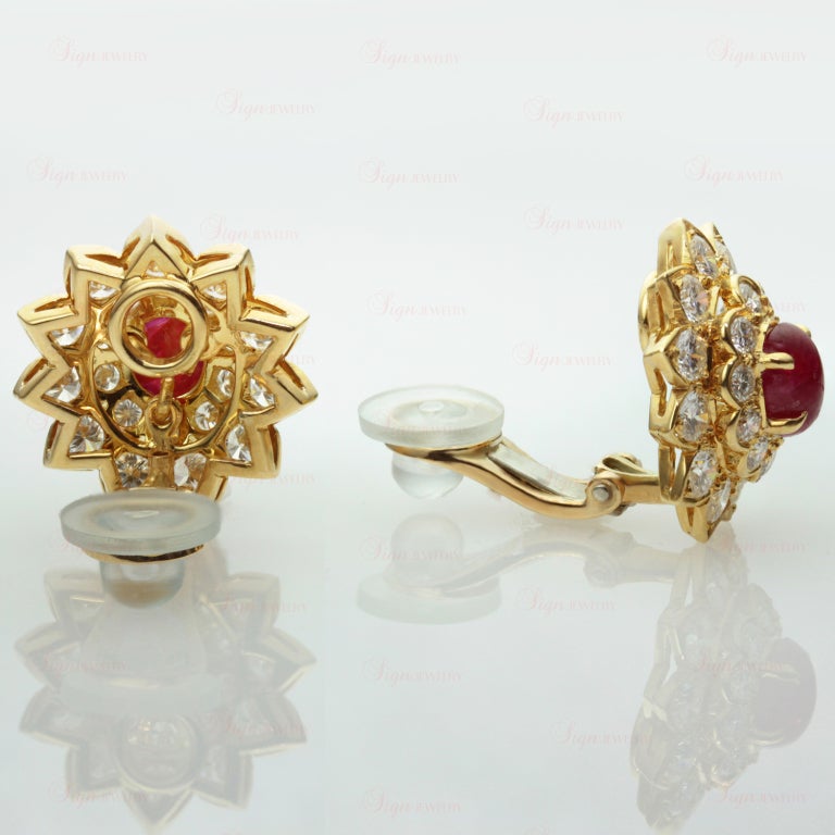 Van Cleef & Arpels Ruby Diamond Gold Flower Clip-On Earrings In Excellent Condition In New York, NY