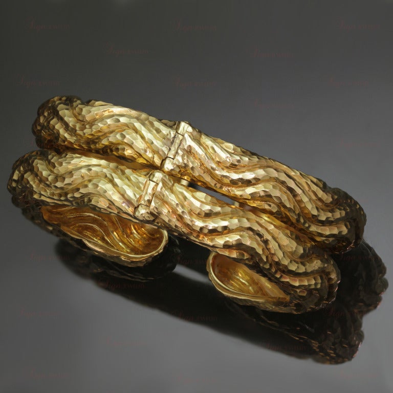 DAVID WEBB Pair Textured Yellow Gold Bangle Bracelet 2