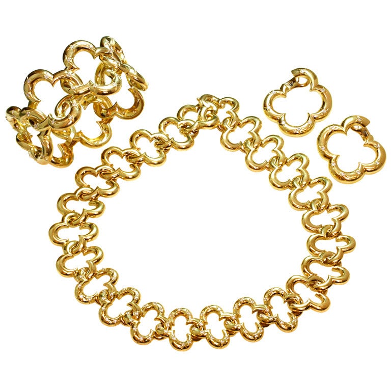 VAN CLEEF & ARPELS Alhambra Diamond Earrings, Bracelet, Necklace Yellow Gold Jewelry Set