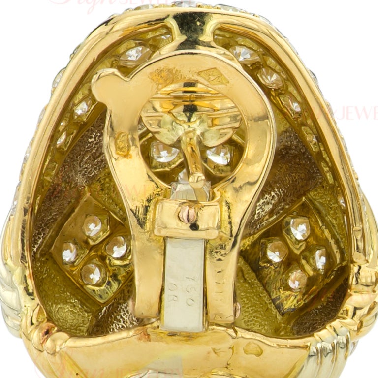 Van Cleef & Arpels Diamant-Gelbgold-Ring und Ohrringe im Angebot 1