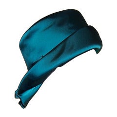 Vibrant Viridian Green Satin Bucket-Style Chapeau