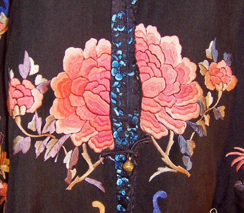 Black Silk Chinese Embroidered Jacket with Peonies For Sale 1