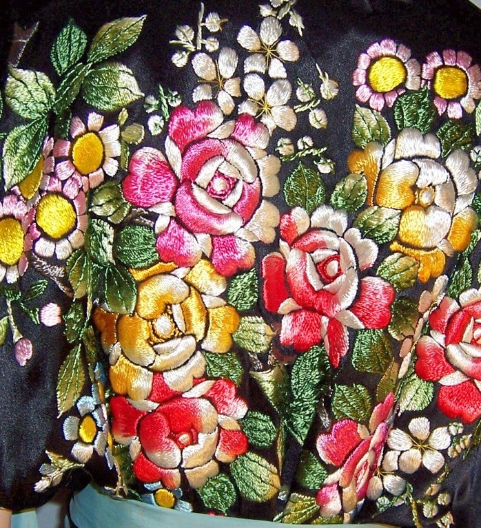 Women's Elaborately Embroidered Black Japanese Kimono with Sash For Sale