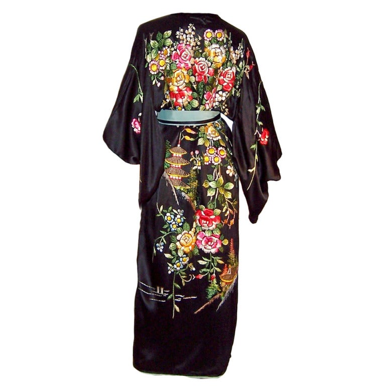 Elaborately Embroidered Black Japanese Kimono with Sash For Sale
