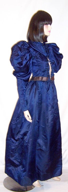 Women's Exquisite Vivid Navy Victorian Silk Bodice and Matching Full Length Skirt For Sale