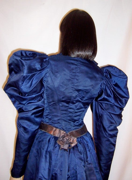 Exquisite Vivid Navy Victorian Silk Bodice and Matching Full Length Skirt For Sale 3
