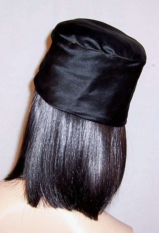 1920's Custom-Made Black Silk Toque Hat with Beaded Embellishment In Excellent Condition For Sale In Oradell, NJ
