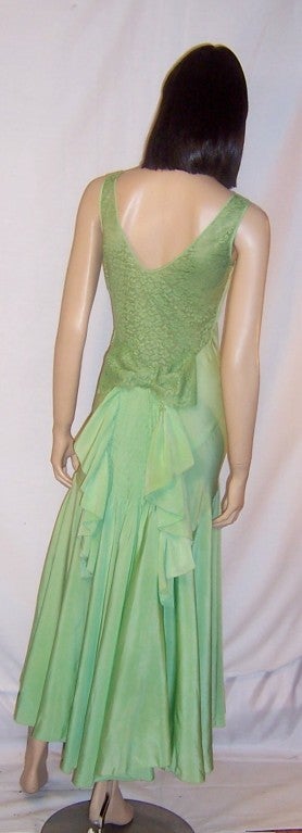 Women's 1930's Bias-Cut, Pastel Green Silk Crepe, Sleeveless Gown For Sale