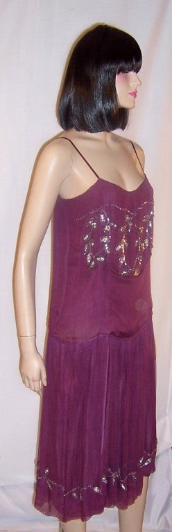 1920's Mauve Silk Chiffon Dress with Silver Beaded Embellishments For Sale 3