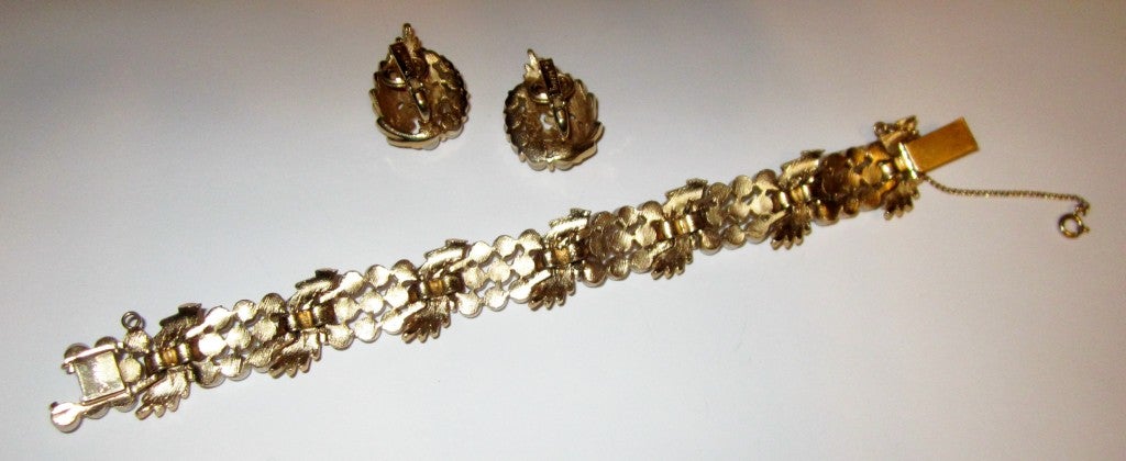 trifari pearl bracelet