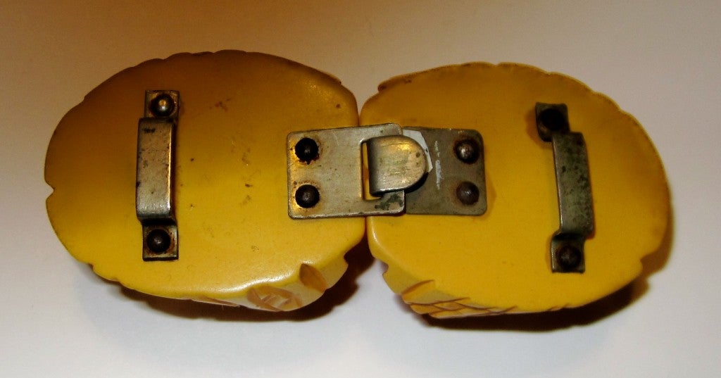 Art Deco Butterscotch Carved Bakelite Buckle