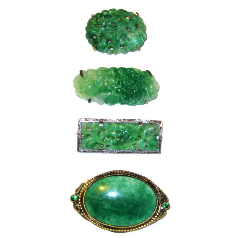 Grouping of Four Vintage Peking Glass Brooches For Sale