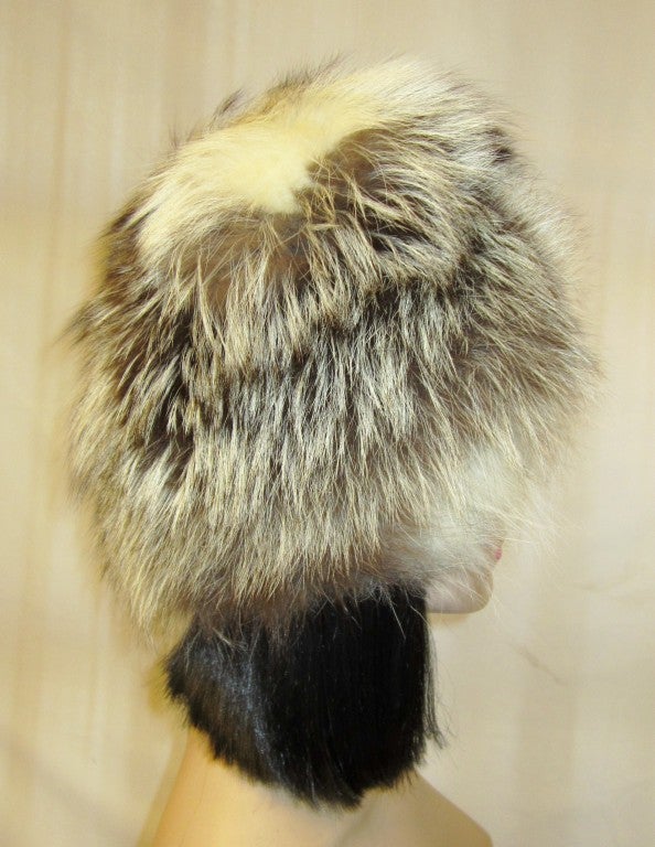 1960's, Brown, White & Black Variegated Fox Fur Hat In Excellent Condition For Sale In Oradell, NJ