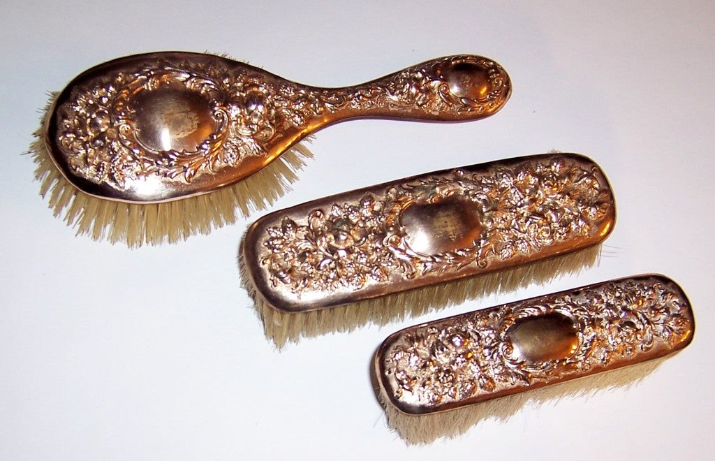 Set of Three Turn-of-the Century Vanity Brushes In Good Condition For Sale In Oradell, NJ