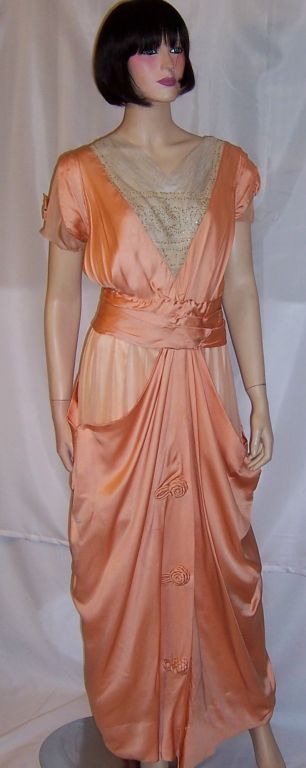 Edwardian (1890-1910) Apricot Charmeuse & Silk Chiffon Gown For Sale 3
