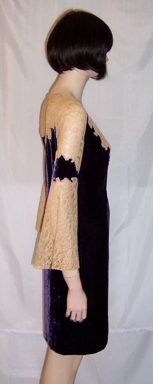 1920's Eggplant Colored Silk Velvet Peignoir with Ecru Lace For Sale 1