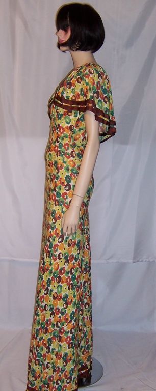 1930's Glamorous Evening Gown with Capelet Collar