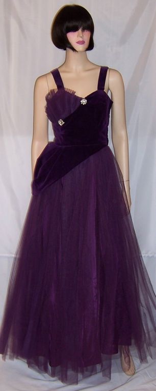 1950's Violet Tulle & Velvet Ball Gown For Sale 4