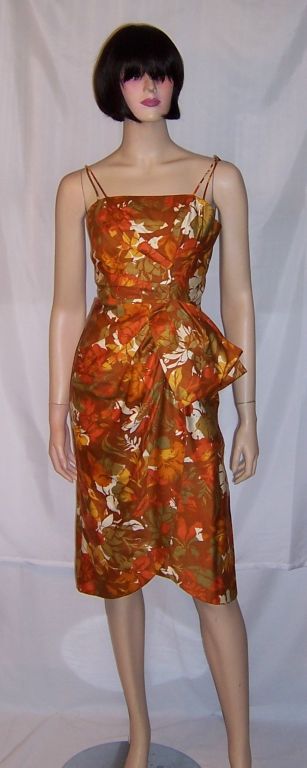 1940's Striking Floral Printed Sarong For Sale 2