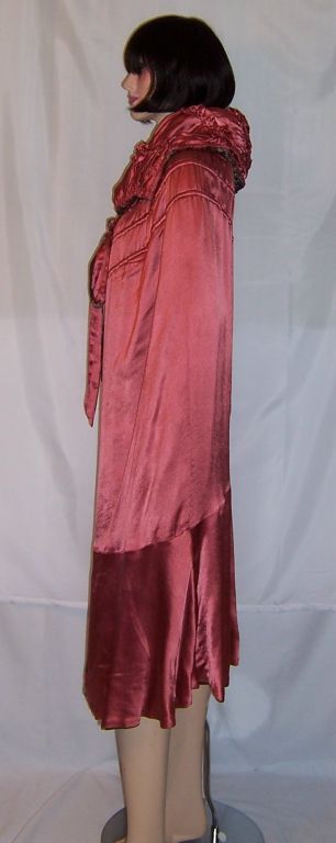 1920's  Black, Gray, Marigold, & Raspberry Lame Reversible Cloak For Sale 5