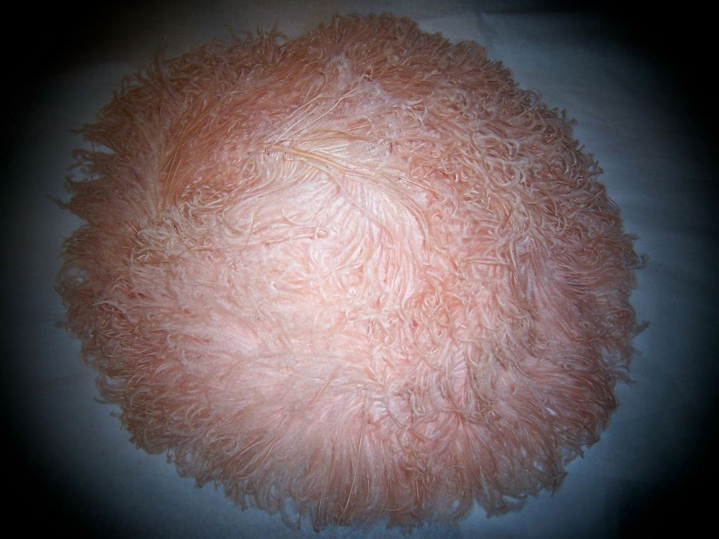 1950's Saucer-Shaped Hat with Pink Ostrich Feathers by Lora For Sale 1