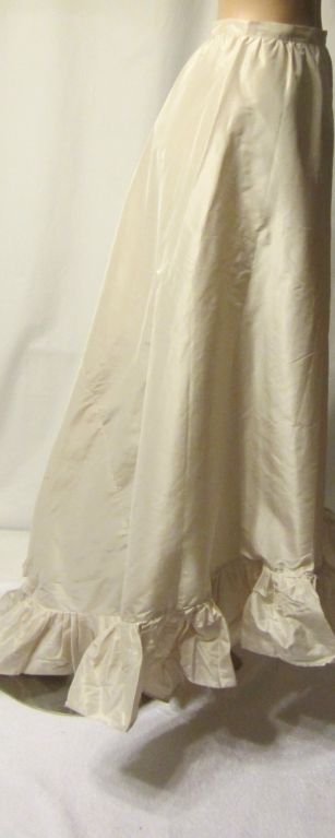 Delicately Beautiful Victorian Three-Piece Ensemble For Sale 4