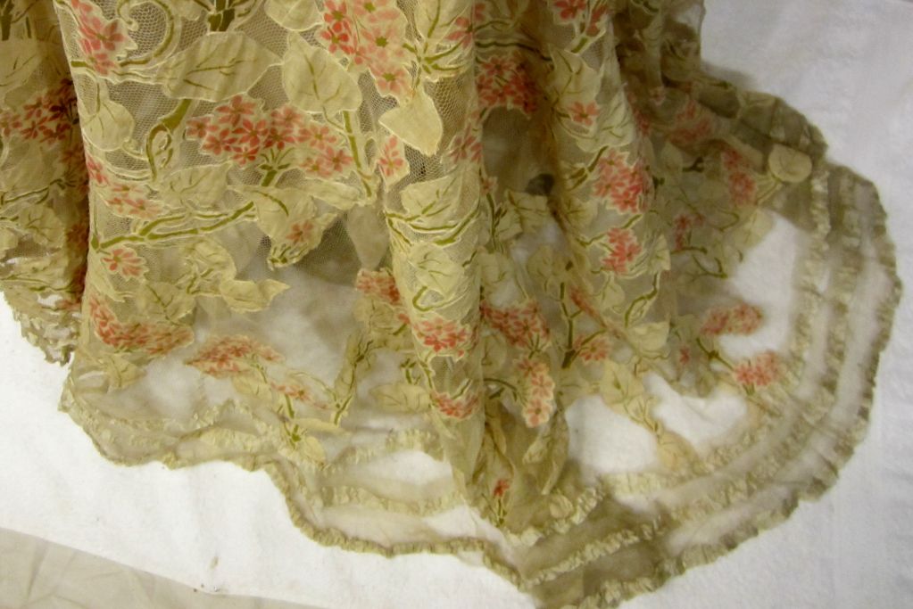 Delicately Beautiful Victorian Three-Piece Ensemble For Sale 3