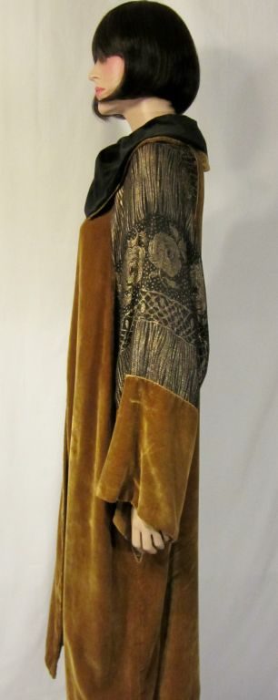 1920's Deep Ochre-Colored Silk Velvet Opera Coat with Gold Lame 2