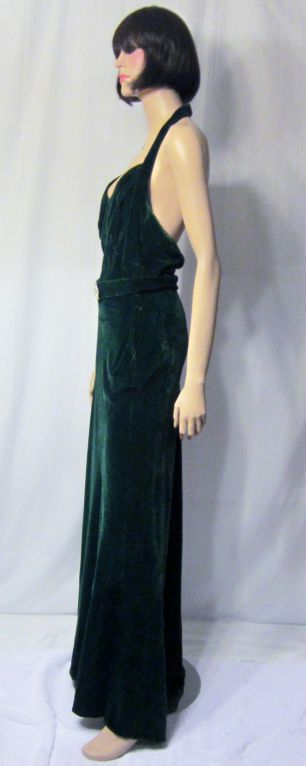 1930's Bias-Cut, Elegant & Sensuous Emerald Green Velvet Gown For Sale 2