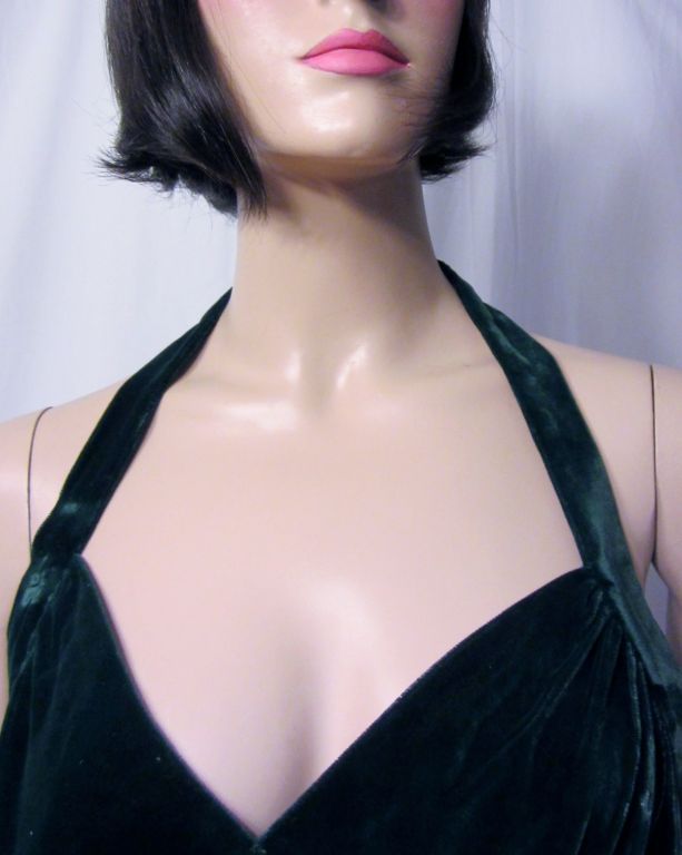 1930's Bias-Cut, Elegant & Sensuous Emerald Green Velvet Gown For Sale 4