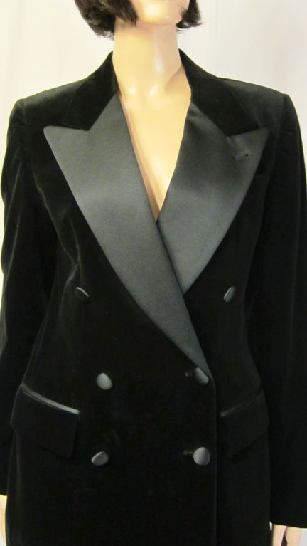 Stunning Bill Blass Black Velvet and Satin Tuxedo Suit For Sale 2