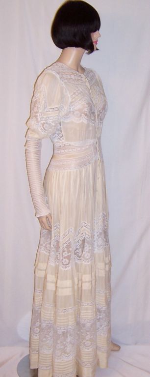 Women's Edwardian Pale Yellow Silk, Museum Deaccession, Gown