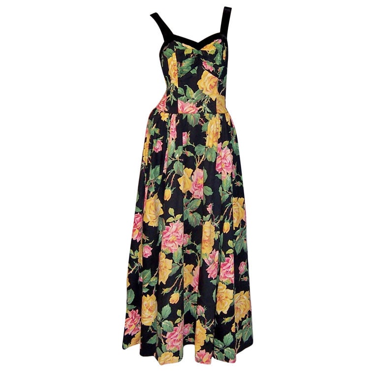 1940's Cabbage Rose Printed Gown on Black Background For Sale at 1stDibs