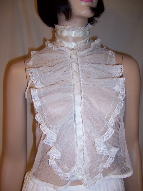 Gorgeous Victorian Sleeveless Jabot Made of English Netting/Lace For Sale 3