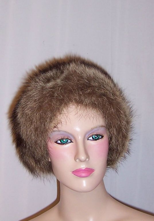 This is a fabulous fox fur hat designed by Alberto Fabiani for Lord and Taylor's Salon. It is of the 1960's vintage, is in excellent vintage condition, and measures 22