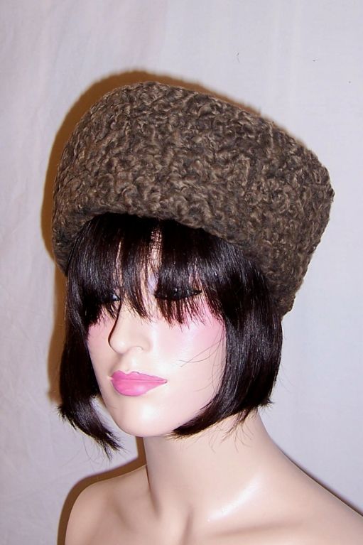 Unusual  Brown Persian Lamb Hat with Trapunto Lining For Sale 3
