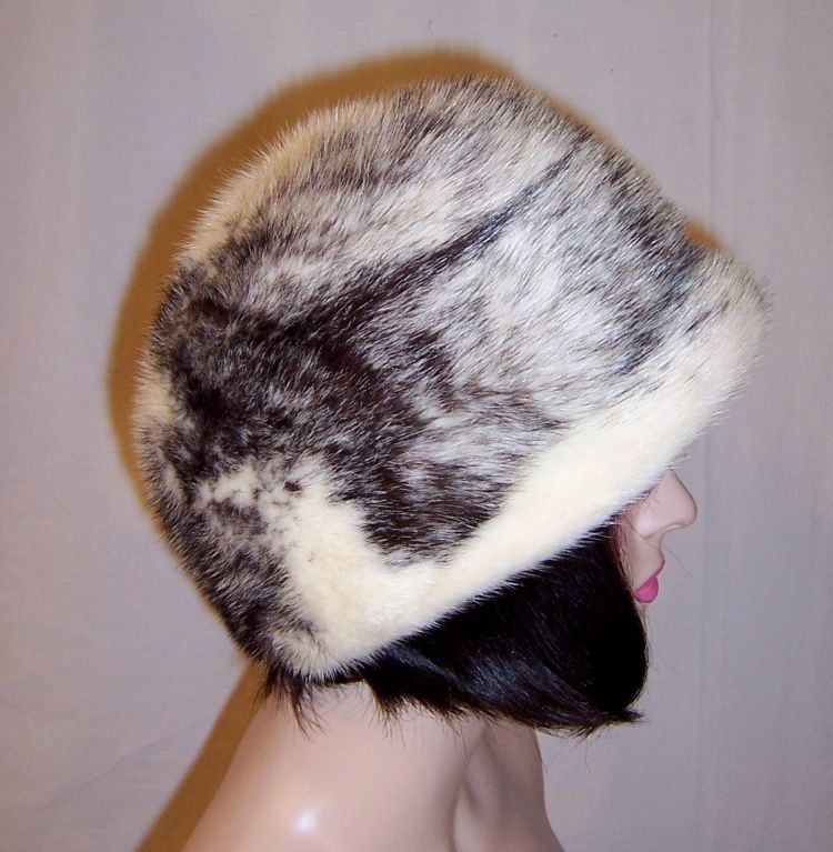 Women's Mr. John Fabulous Furs Stylish Black & White Mink Hat For Sale