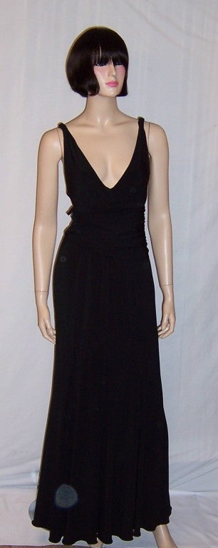 Black Sleeveless Gown with Sensual, Sleek Silhouette-Vera Wang