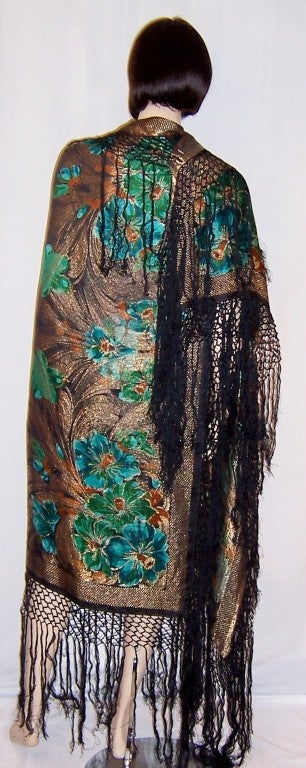 1920's Vibrant Art Deco Shawl in Green, Black, and Gold Lame For Sale 1