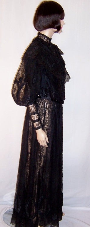 Elaborate Victorian Black Lace & Silk Mourning Ensemble In Excellent Condition For Sale In Oradell, NJ
