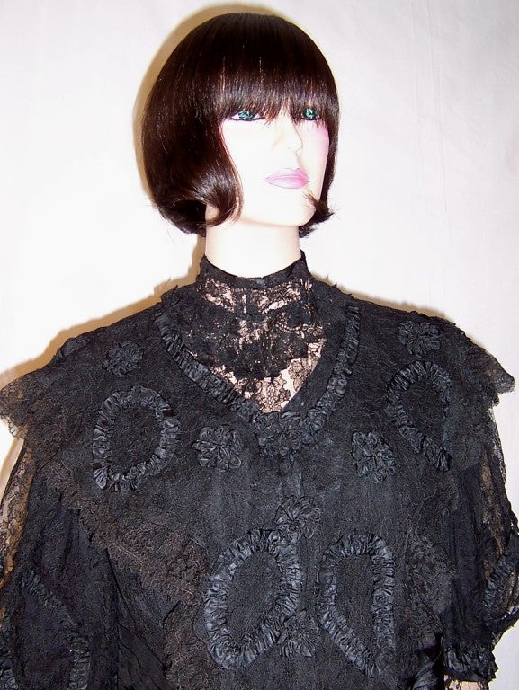 Elaborate Victorian Black Lace & Silk Mourning Ensemble For Sale 2