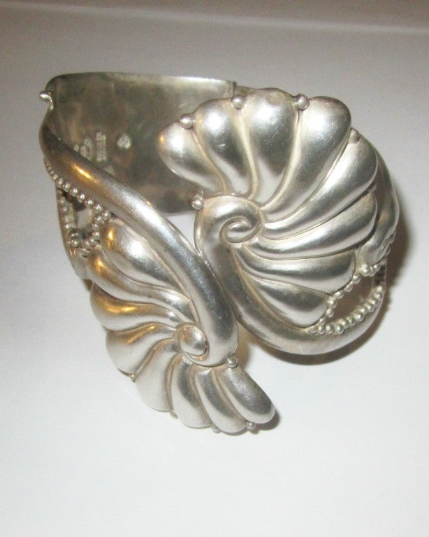 Dramatic Mexican Sterling Clamper Bracelet by J. Gomez For Sale 1