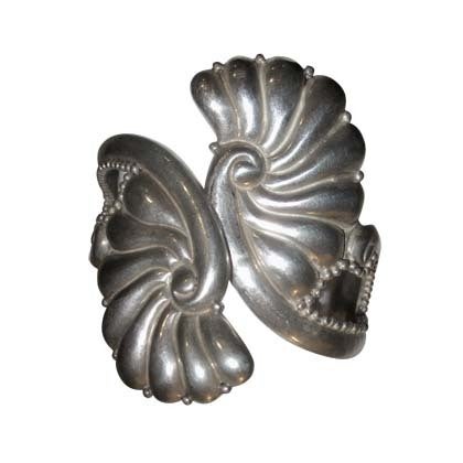 Dramatic Mexican Sterling Clamper Bracelet by J. Gomez For Sale