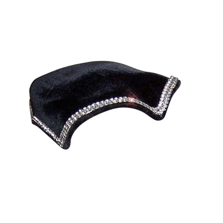 Art  Deco Simple & Chic Black Velvet & Rhinestone Chapeau For Sale