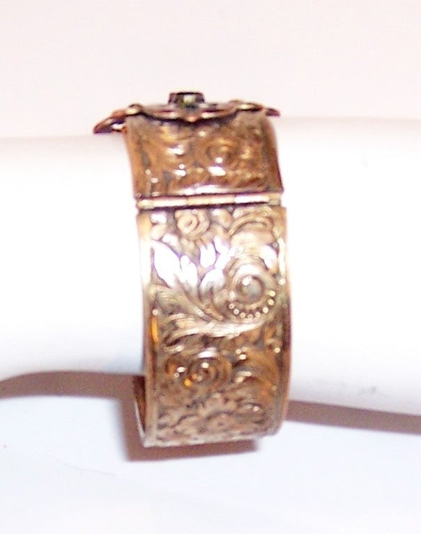 Art Deco Gorgeous Gold-Toned Hinged Bangle with Enamelwork For Sale