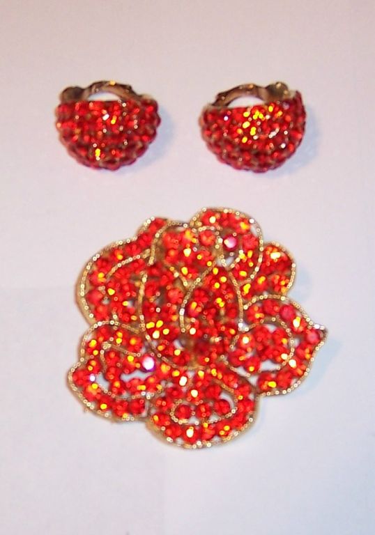 Orange Rhinestone Brooch & Earring Set by Weiss In Excellent Condition For Sale In Oradell, NJ