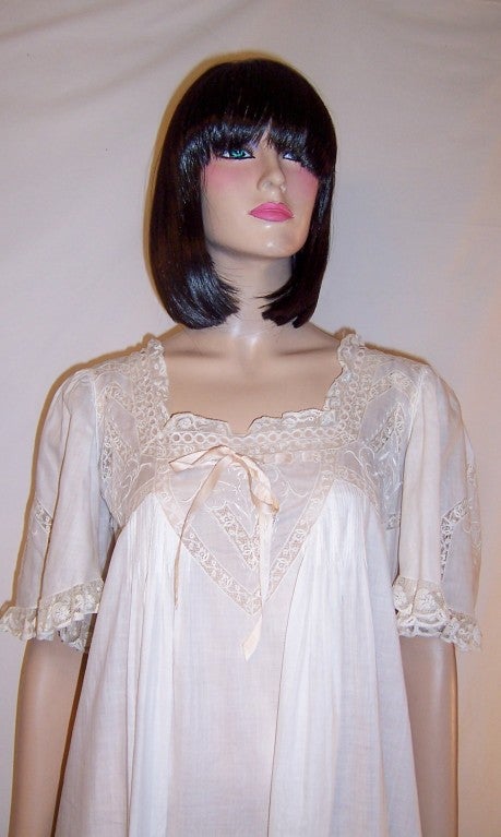 Hand-Made Edwardian Swiss Batiste Negligee For Sale 2