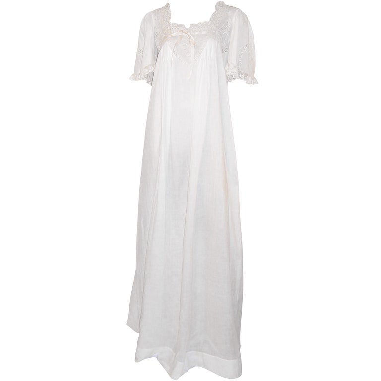 Hand-Made Edwardian Swiss Batiste Negligee For Sale