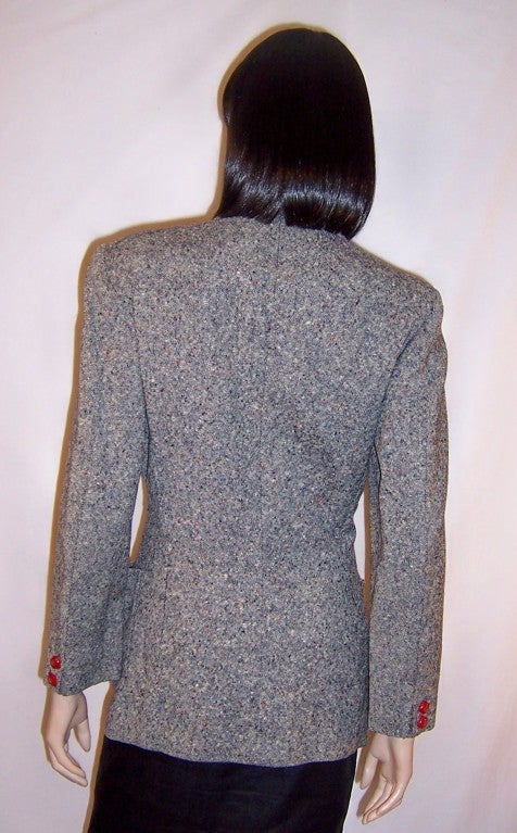 1940's Woman's Tweed Blazer with Red Bakelite Buttons For Sale 1